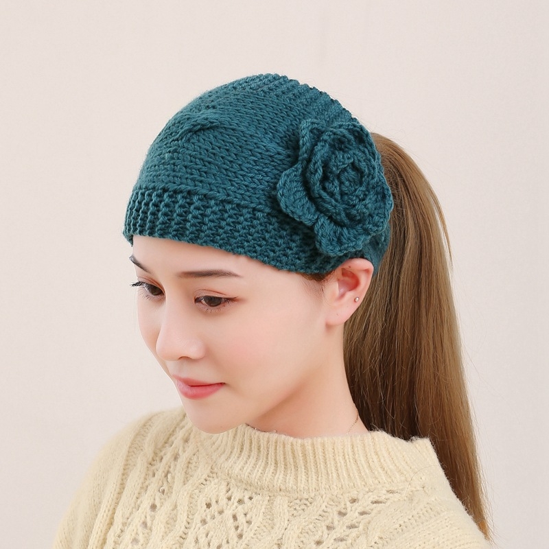 Sügis-talvine soe kootud villane juuksepaelmüts lilleline juuksepael peakatte kate valge juustega peapael naistele