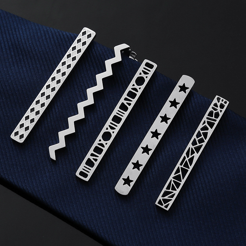 Roostevabast terasest lipsuklamber, ebakorrapärane, õõnes, kuldne, hõbedane lipsuklamber, must, äriline, lihtne, täppklamber