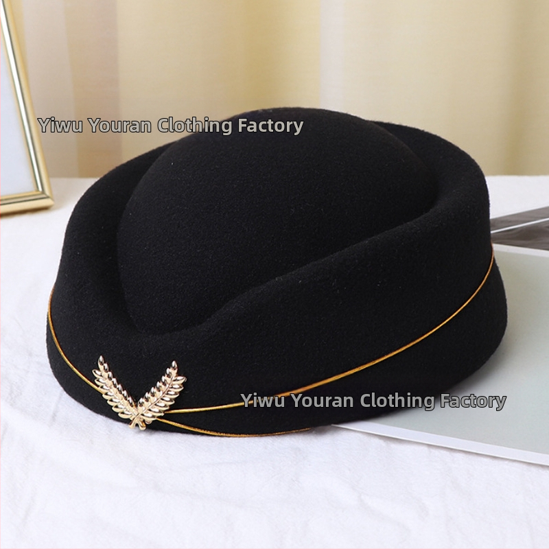 Stjuardessi müts, daamide barett, vastuvõtu etiketi müts, väike trummiorkester, Briti lavaesinemise müts