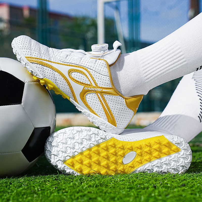Jaunas bērnu futbola apavi studentiem zēniem TF sasmalcinātu nagu rotējošas sprādzes sieviešu treniņu apavi pārrobežu mākslīgā zāliena futbola apavi