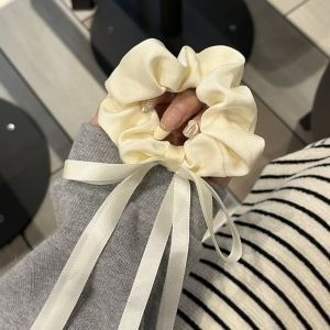 „Satin Sense“ storosios žarnos plaukų kilpos elegantiška virvelė moterims, paprasta apvali galva, universali, aukštos klasės, lengva, prabangi, balta.