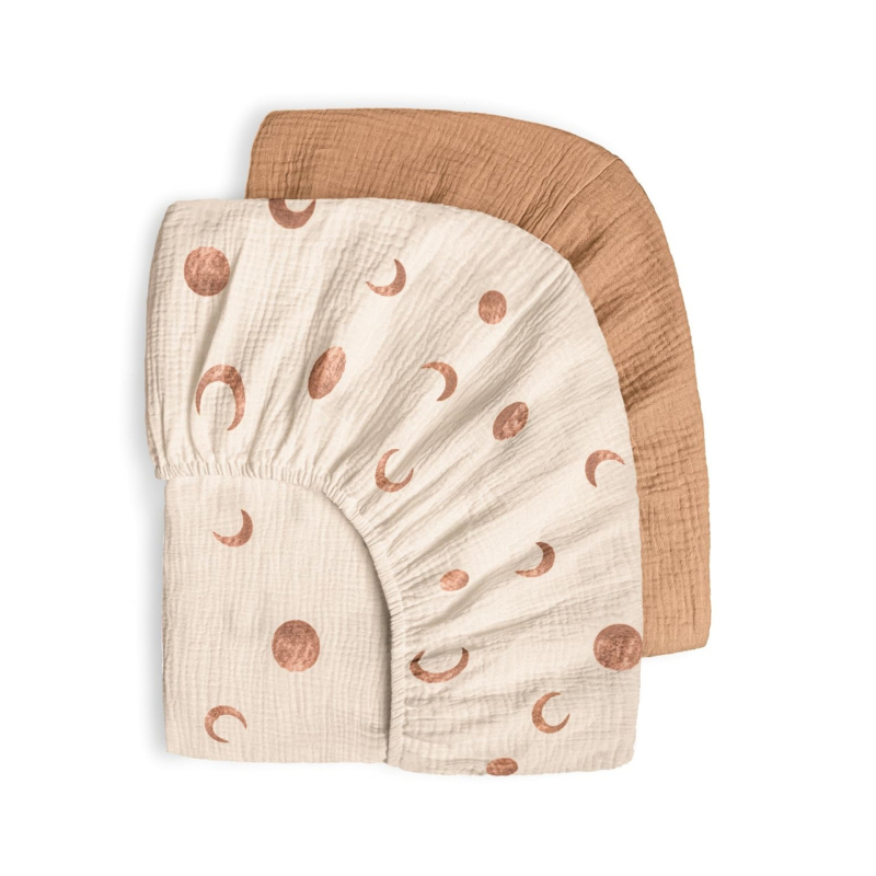 Gamykloje parduodamas sukurtų audinių kūdikių medvilninių verpalų lovos užtiesalų rinkinys, vienspalvis kūdikio lova, pilnai uždengta, dvisluoksnė medvilninių verpalų kvėpuojanti paklodė