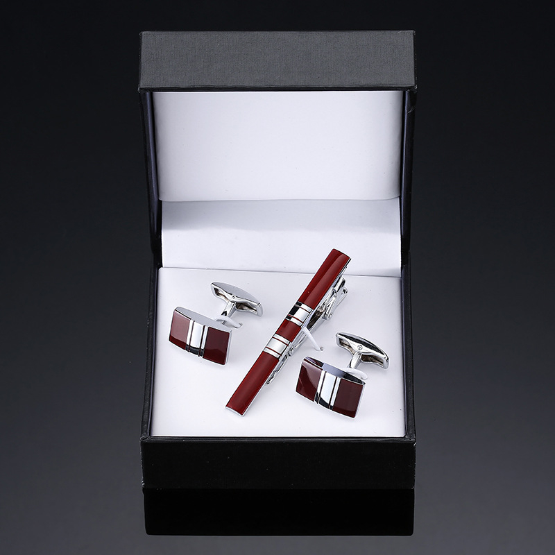 Комплект копчета за ръкавели Jiaomei с лъскав, златен и сребърен кръст и черен емайл, правоъгълни, с гланцирана щипка за вратовръзка, готов за подарък.