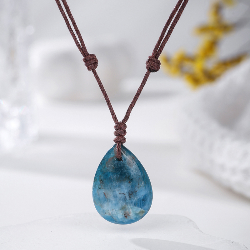 Piiriülene käsitsi kootud looduskivist kaelakee ripats ehtekivist kristall retro tilgakujuline Joker tehase hulgimüük