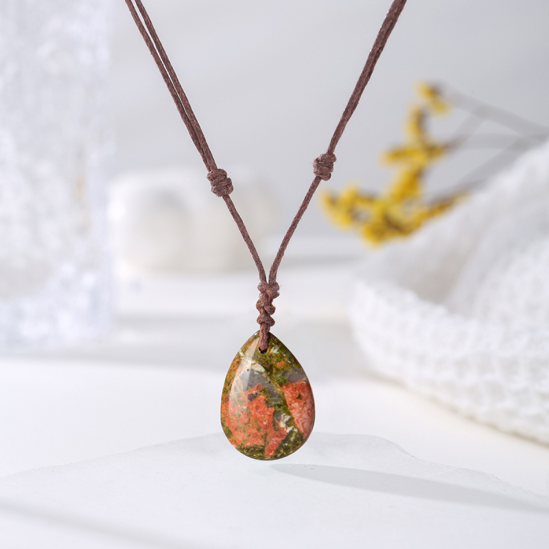 Piiriülene käsitsi kootud looduskivist kaelakee ripats ehtekivist kristall retro tilgakujuline Joker tehase hulgimüük