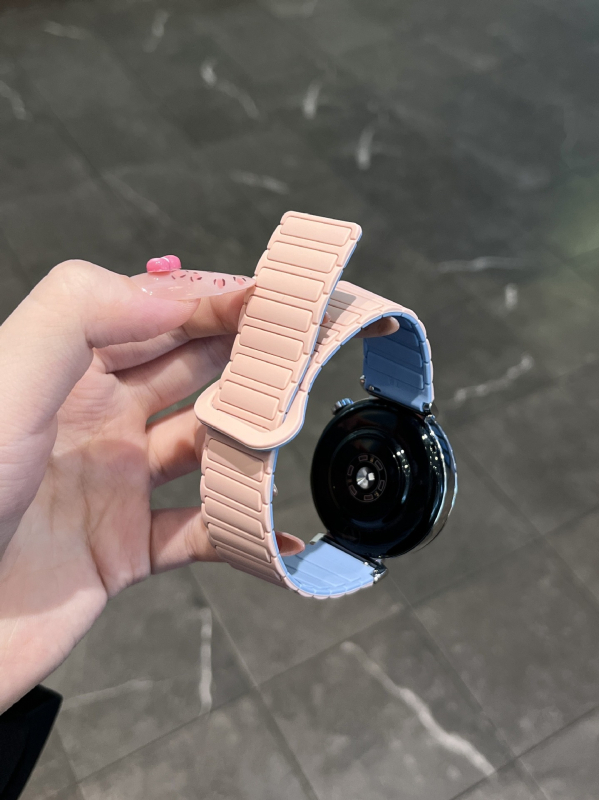 Sobib Huawei Gt5, Samsung Watch7, Xiaomi S4, Garmini kolme helmega silikoonist magnetiline tööriiete kellarihm 22 mm