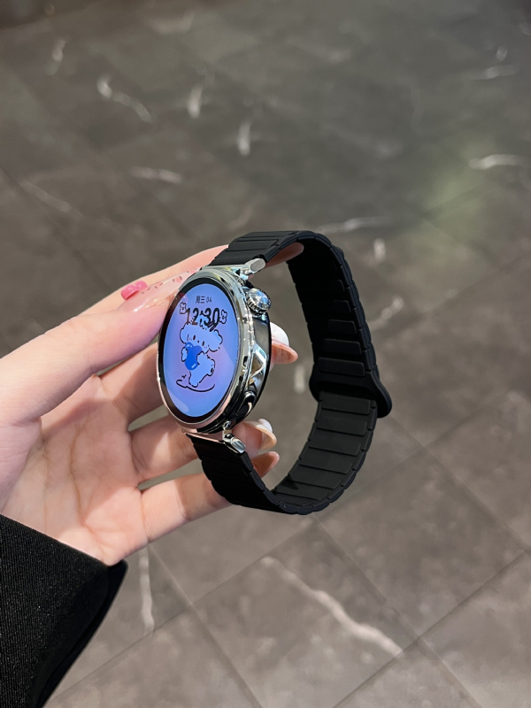 Sobib Huawei Gt5, Samsung Watch7, Xiaomi S4, Garmini kolme helmega silikoonist magnetiline tööriiete kellarihm 22 mm