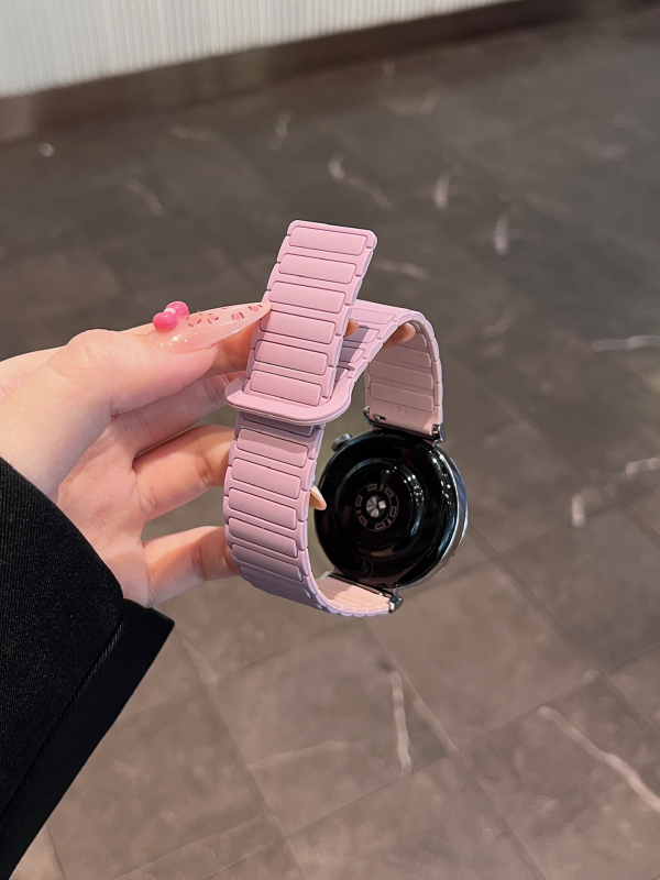 Sobib Huawei Gt5, Samsung Watch7, Xiaomi S4, Garmini kolme helmega silikoonist magnetiline tööriiete kellarihm 22 mm