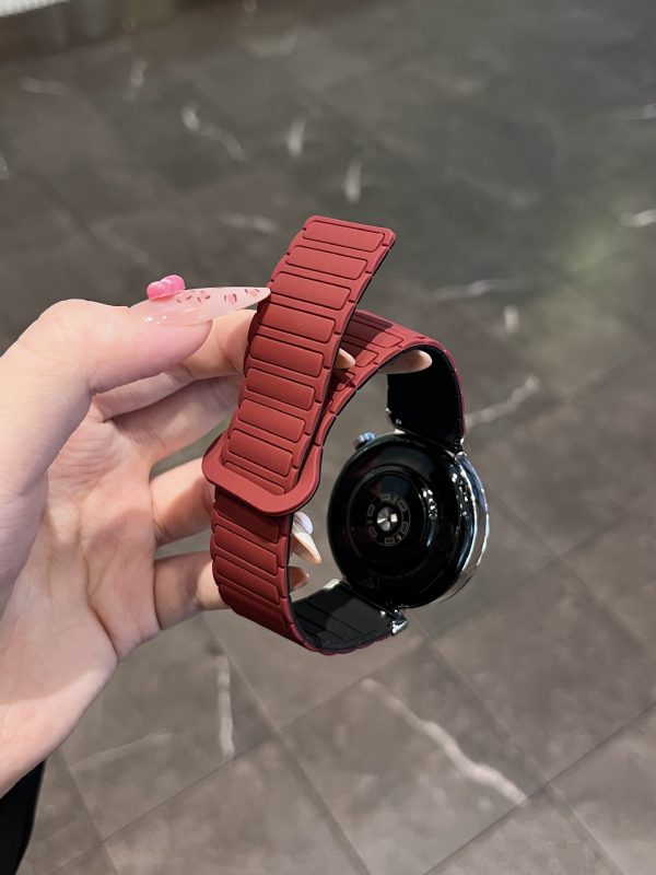 Sobib Huawei Gt5, Samsung Watch7, Xiaomi S4, Garmini kolme helmega silikoonist magnetiline tööriiete kellarihm 22 mm