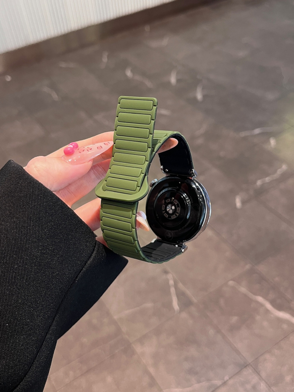 Sobib Huawei Gt5, Samsung Watch7, Xiaomi S4, Garmini kolme helmega silikoonist magnetiline tööriiete kellarihm 22 mm