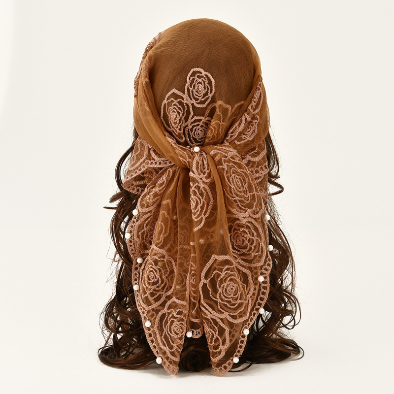 2025. aasta piiriülene uus Euroopa ja Ameerika 31.5 elegantne hingav taskurätik-sall 31.5 pitsilise lillemustriga