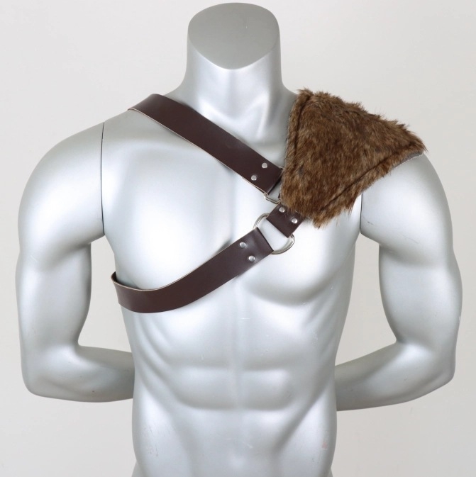 Meeste keskaegsed rõivad, otseülekanne, üle piiri, Amazoni kunstkarusnahast ühe õlaga viikingikarusnahast sall, õlapadja