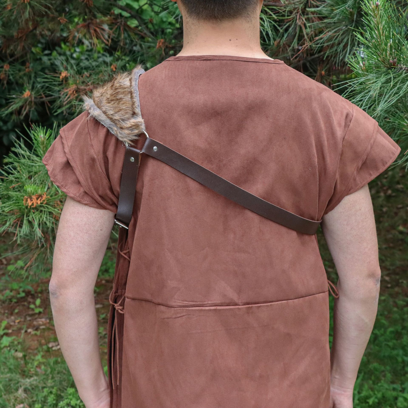 Meeste keskaegsed rõivad, otseülekanne, üle piiri, Amazoni kunstkarusnahast ühe õlaga viikingikarusnahast sall, õlapadja