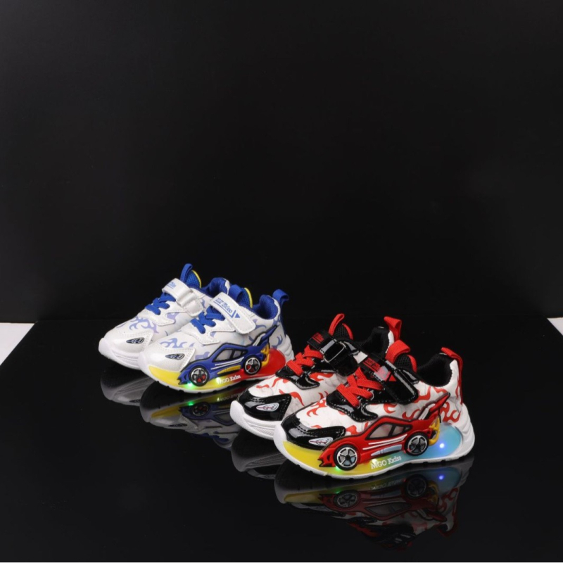 2025 Пролетни и есенни модни дишащи обувки за татко с анимационни спортни коли, детски обувки с LED сензорна светлина