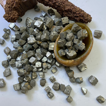 Търговия на едро с халкопирит пирит минерален кристал учебен образец декоративна каменна руда