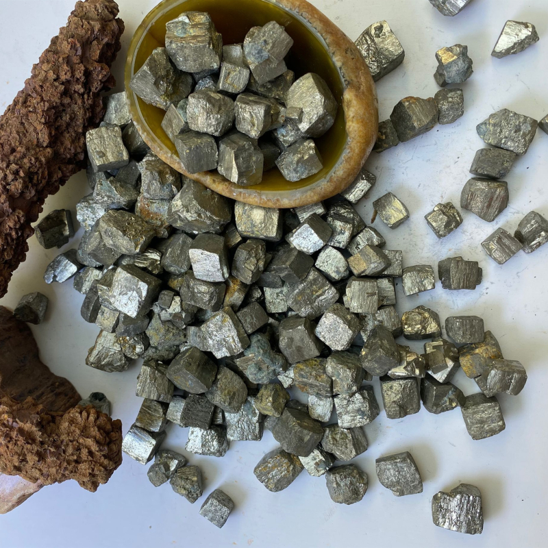 Търговия на едро с халкопирит пирит минерален кристал учебен образец декоративна каменна руда