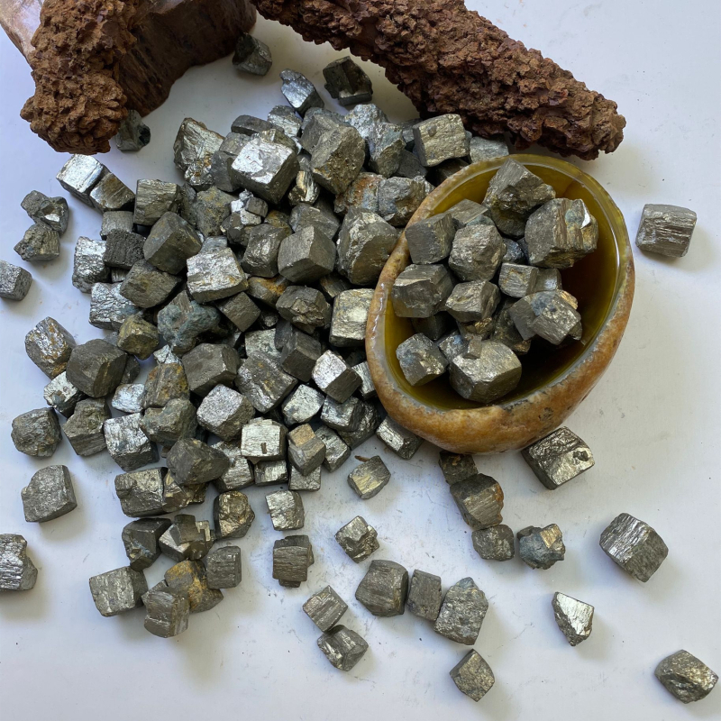 Търговия на едро с халкопирит пирит минерален кристал учебен образец декоративна каменна руда