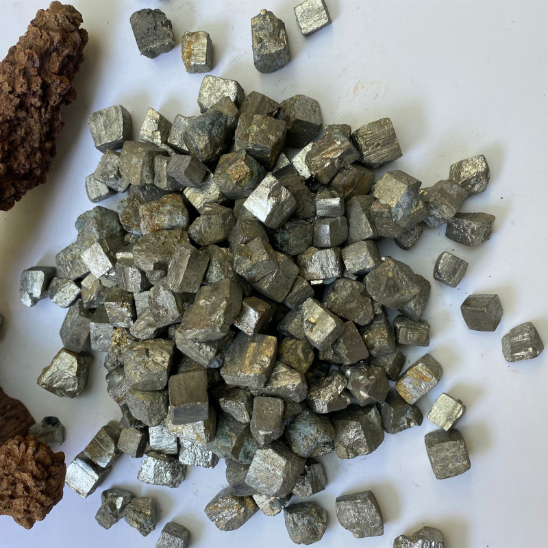 Търговия на едро с халкопирит пирит минерален кристал учебен образец декоративна каменна руда