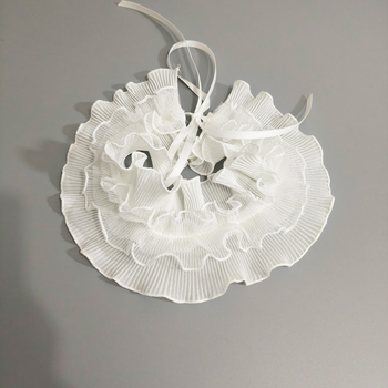 Dekoratyvinė apykaklė su daugiapakopėmis klostėmis ir skersiniais kraštais, netikra apykaklė iš „Amazon AliExpress“.