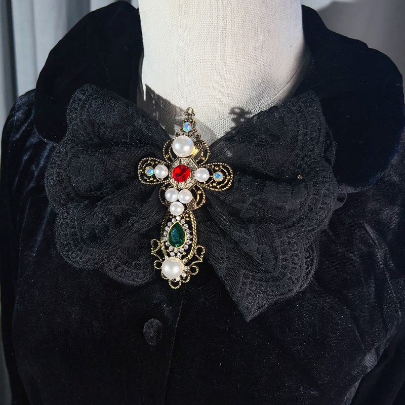 Европейски и американски готически Хелоуин кръст папионка в дворцов стил с голяма черна скъпоценна камъче дантелена панделка брошка декорация