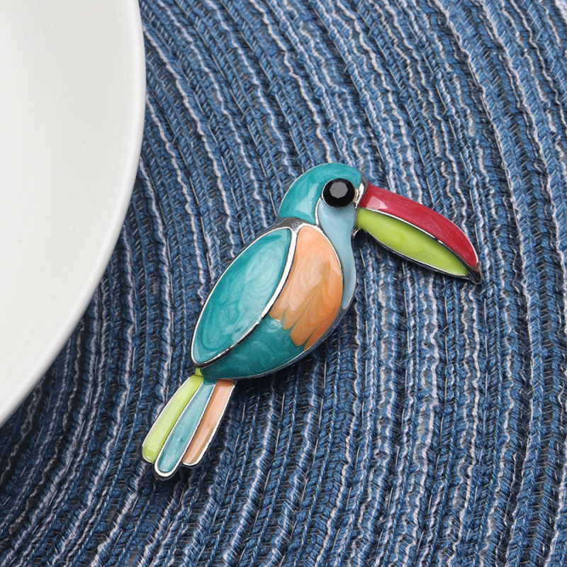 Европейски и американски преувеличени сладки цветни папагали Peco Peco брошка женски мъжки дизайн костюм трансгранични експлозии корсаж