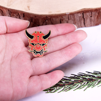 Игла за ревер с маска на призрак, брошка с японска метална значка за демон