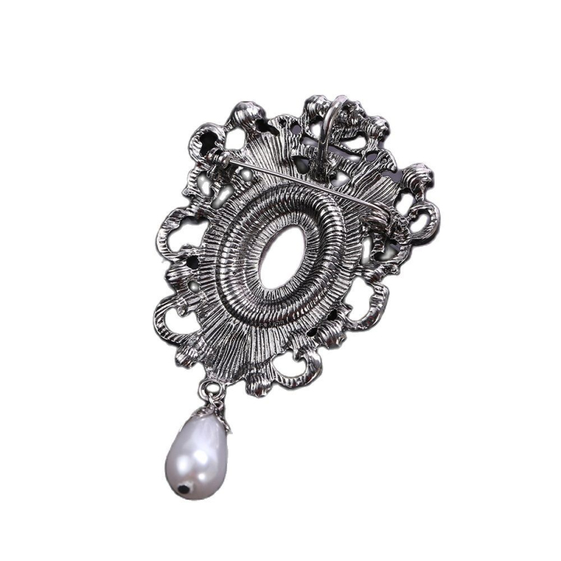 Винтидж брошка в античен бароков стил с перлен скъпоценен камък, елегантен корсаж, бутикови аксесоари за игли