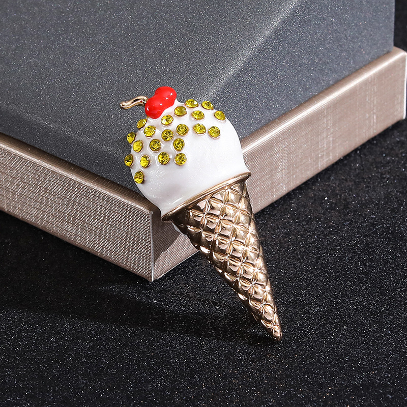 Furnizare directă din fabrică, broșă cu înghețată de con de cireșe, drăguță, simplă, rafinată, versatilă, accesorii vestimentare din seria de fructe