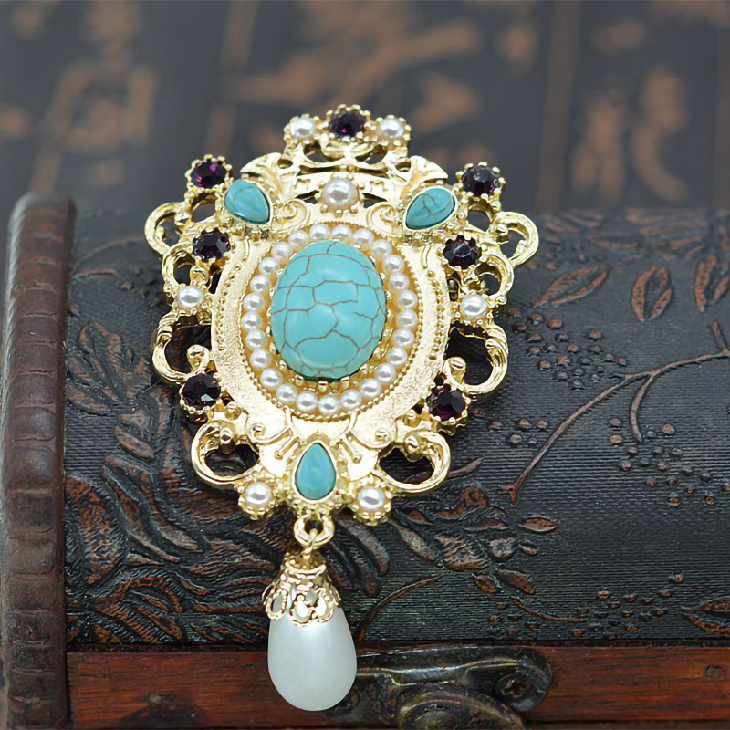 Европейски и американски дворцов стил Ретро барокова тюркоазена брошка в западен стил Антична цветна скъпоценна игла за корсаж на склад