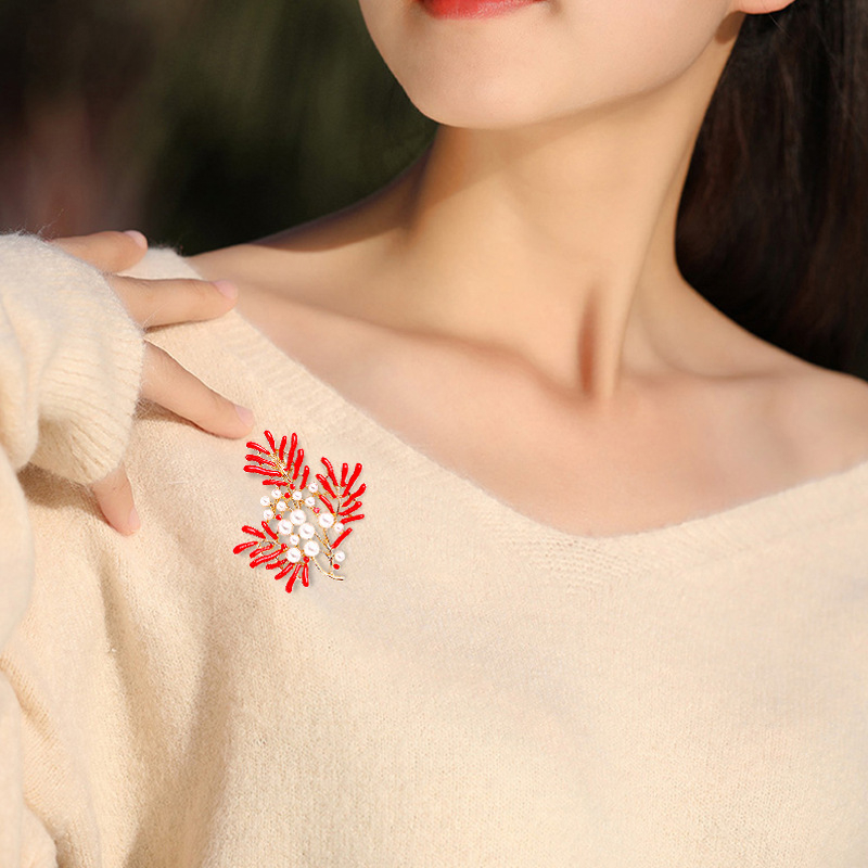 Корейска версия на висок клас изящна празнична сватбена рокля брошка емайл червен кленов перлен шал катарама палто бижута на едро