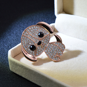 Корейски стил нова сладка брошка с анимационно куче, модна универсална диамантена животинска игла, аксесоари за корсажи на склад на едро