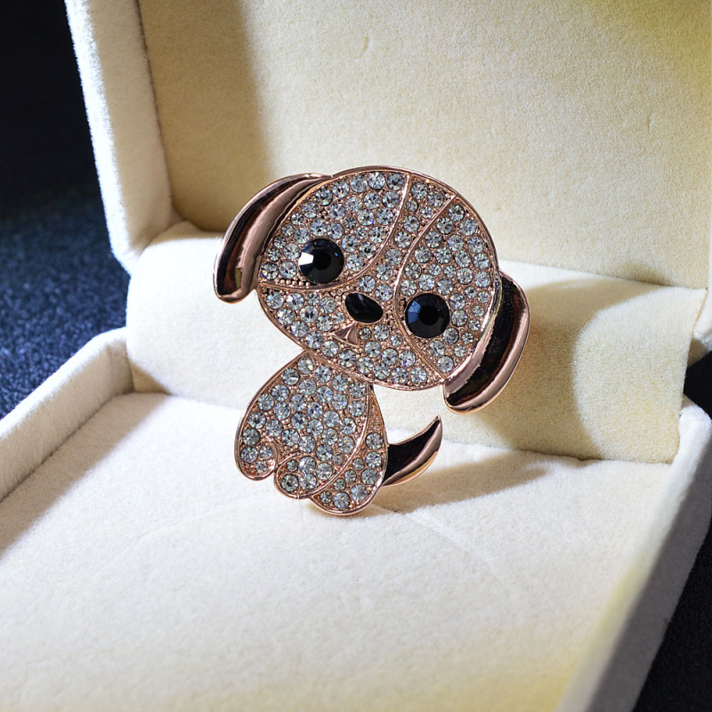 Корейски стил нова сладка брошка с анимационно куче, модна универсална диамантена животинска игла, аксесоари за корсажи на склад на едро