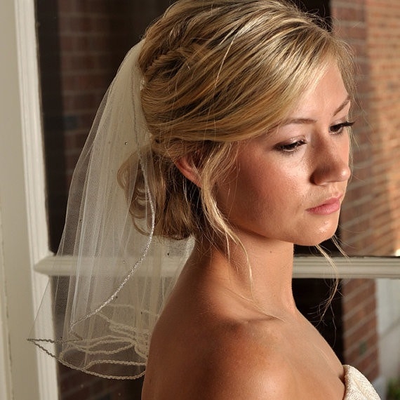Външна търговия Нов булчински къс воал Сватбена прическа Перлен малък воал с гребен за коса Аксесоари за фотография