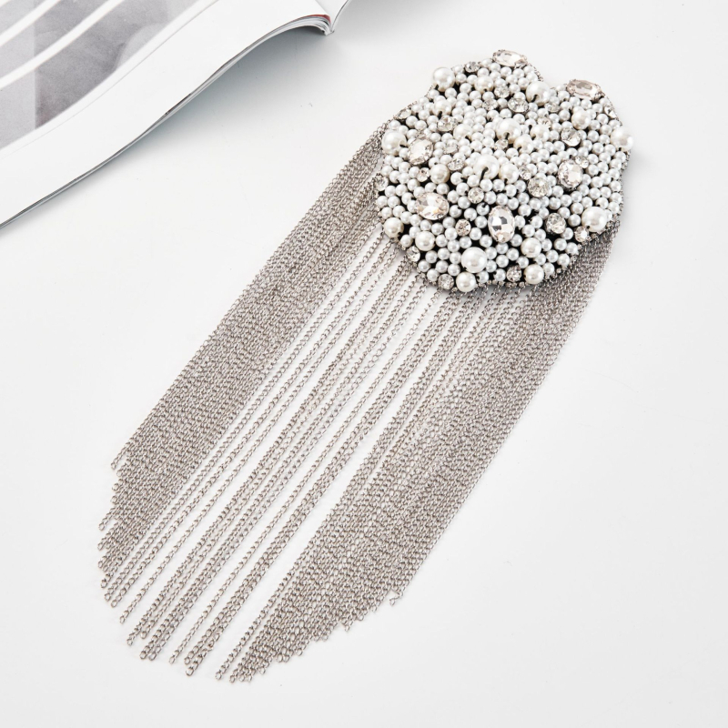 Eiropas un Amerikas Dienvidkorejas aksesuāri pankroka stilā vīriešiem un sievietēm pārspīlēti kniedes garas pušķīša deju tērpa epauletes nozīmītes piespraude