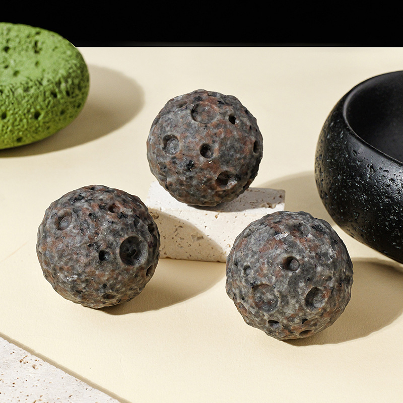 Natūralaus krištolo liepsnos akmens mėnulio papuošalai, krištolo šiurkštaus akmens mėnulio modelio drožybos detalės, namų biuro dekoravimo papuošalai