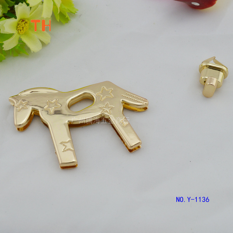 Производителите доставят цинкова сплав, аксесоари за багаж, хардуер за дамска чанта, хардуер за пони, хардкор за заключване, светло злато на едро