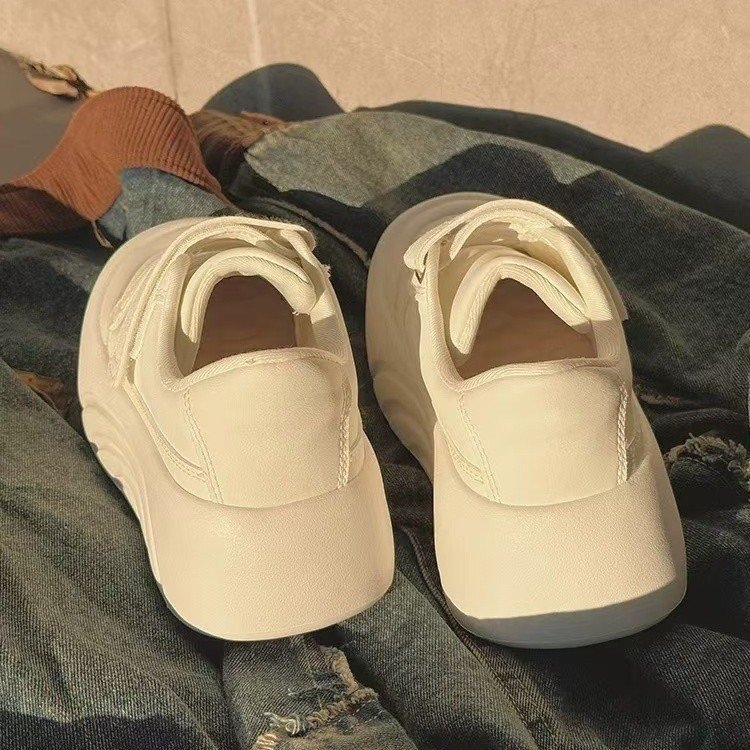 Nove slatke, debele, ležerne bijele tenisice za žene za proljeće/ljeto 2025., nišne mokasine s debelim potplatom i čičkom za povećanje visine