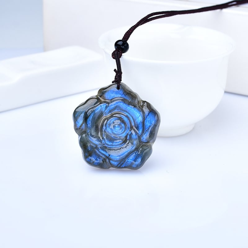 Pandantiv natural Lavolit Rose, piatră originală, culoare aleatorie, cristal, sculptură în piatră prețioasă, artizanat, farmec cadou
