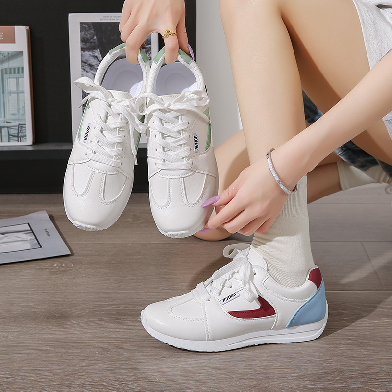 Nove proljetne i jesenske ženske cipele velikih veličina za izvoz iz 2025., tanke potplate, ležerne, niske, jednostavne studentske bijele cipele za djevojčice