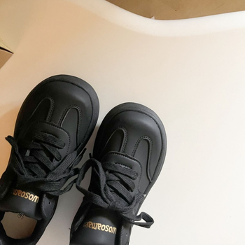 Υψηλής μόδας μαύρα παπούτσια πλατφόρμας με φούστες, γυναικεία αθλητικά ρετρό γερμανικά παπούτσια προπόνησης για το φθινόπωρο του 2025, νέα ευέλικτα αθλητικά παπούτσια