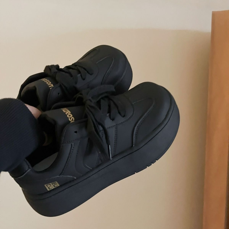 Visokomodne crne cipele na platformu sa suknjama, ženske nove svestrane sportske retro njemačke tenisice za trening za jesen 2025.