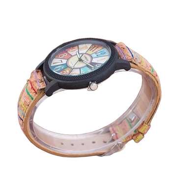 Ξύλινες περιστροφικές πλάκες γυναικείου ρολογιού ρολογιών αναδρομικό λωρίδων σχεδίων δέρματος ρολόι φοιτητών λουριών δέντρων έκδοσης ρολογιών κορεατικό