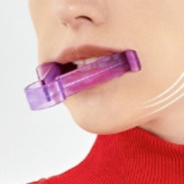 Uus mitteõhuke näo artefakt väike V-kujuline masseter-treener näost prantsuse joonteni topeltlõua näo tõstmiseks ja pinguldamiseks