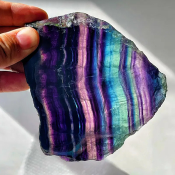 Dabīgā kristāla fluorīta šķēles, rotājumi, neapstrādāts minerāls, daudzkrāsains fluorīts, neapstrādāta akmens šķēles, minerālu paraugi, mājas dekors, daudzkrāsaini minerāli