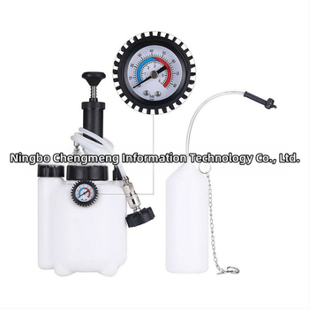 Ръчна смяна на спирачно масло за автомобили чрез 3-литров вакуумен съд за спирачно масло, помпено устройство за ремонт на спирачки