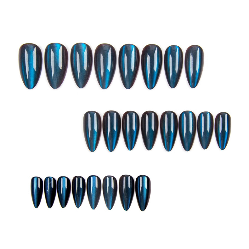 Trumpi, migdolo baltumo, smailūs plaukai, dėvimi trumpais nagais, maža raudona knygelė, parduodanti tamsiai mėlynus dirbtinius nagus urmu.