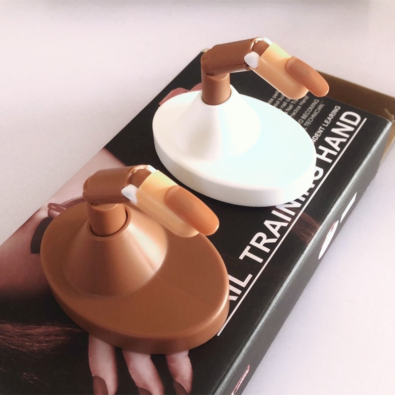 Tarpvalstybinė nagų dailės praktika, mechaniniai protezai, rankos sąnarys, pirštas, pradedantiesiems skirta praktikos veikla, piršto diržas, pagrindas