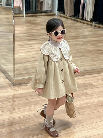 Jesenski djevojački slatki čipkasti ovratnik s laticama za lutke srednje duljine, kači kaput s jednim redom kopčanja, 2024.