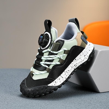 Μοντέρνα φθινοπωρινά και χειμερινά νέα, άνετα, casual παπούτσια για μεγάλα, μεσαία και μικρά παιδιά, με περιστρεφόμενη αγκράφα για εξωτερικούς χώρους