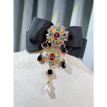 Europietiškos ir amerikietiškos retro vintažinės lydinio sagės, vyresnio amžiaus žmonių nišinių teismo papuošalų, peteliškės dekoracijos, didmeninė prekyba